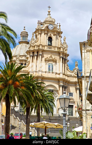La cathédrale de San Giorgio, Saint George, dans la ville baroque de Ragusa Ibla, Sicile, Sicile, Italie, Italia Banque D'Images