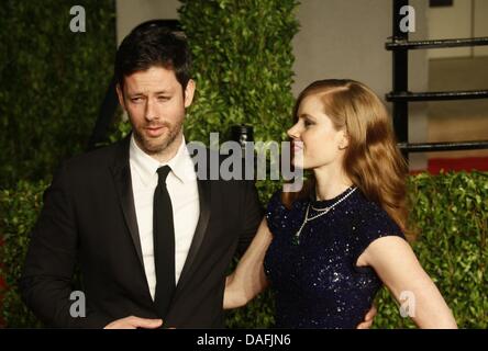 Acteurs américains Amy Adams et Darren Le Gallo arrivent à la Vanity Fair Oscar Party Tour au coucher du soleil à West Hollywood, Los Angeles, USA, le 27 février 2011. Photo : Hubert Boesl Banque D'Images