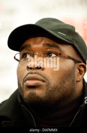 Boxe Française Jean-Marc Mormeck professionnel assiste à une conférence de presse sur la lutte entre Klitschko et Mormeck à Duesseldorf, Allemagne, 05 décembre 2011. La lutte a été annulée. Champion du monde poids lourds W. Klitschko ne peut pas défendre son titre contre les Français Mormeck. Photo : BERND THISSEN Banque D'Images