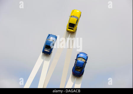 Chichester, UK. 12 juillet, 2013. 50 ans d'une Porsche 911 statue en face de la maison pendant le jour 1 de la 2013 Goodwood Festival of Speed dans le parc de Goodwood House. Credit : Action Plus Sport Images/Alamy Live News Banque D'Images