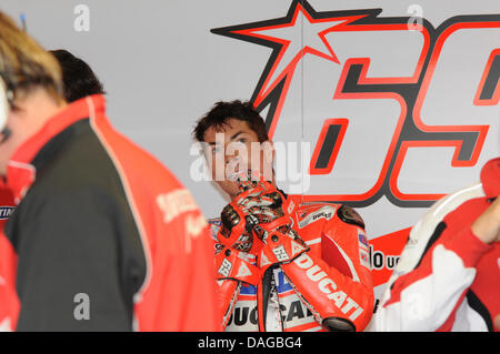 Oberlungwitz, Allemagne. 12 juillet 2013. Nicky Hayden (Ducati Team) pendant les séances pratiques dans le circuit du Sachsenring Crédit : Gaetano Piazzolla/Alamy Live News Banque D'Images