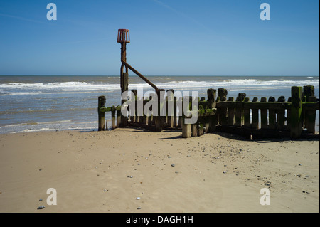 Mundesley ville balnéaire sur la côte nord du comté de Norfolk, Angleterre, juin 2013. Banque D'Images