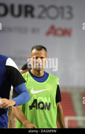 Bangkok, Thaïlande. 12 juillet 2013. Ryan Giggs au cours d'une session de formation de l'équipe à Rajmalanga Stadium. Manchester United est arrivé en Thaïlande pour avoir un match amical avec le Thai All-Star XI le 13 juillet à l'Rajmalanga Stadium dans le cadre de leur tournée de pré-saison de Bangkok, l'Australie, la Chine, le Japon et Hong Kong. Un Sahakorn Crédit : Piti/Alamy Live News Banque D'Images