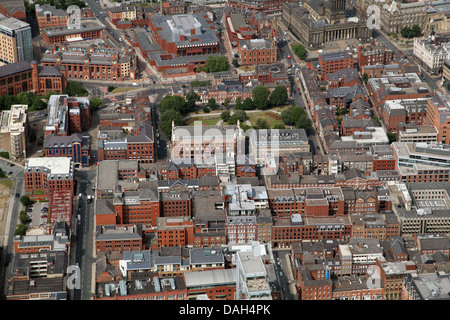 Vue aérienne du centre-ville de Leeds à l'échelle du Nord York Place, Place du Parc et la rue St Paul vers Park Square et Headrow Banque D'Images