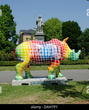 La faune Marwell apporte Go ! Les rhinocéros, une masse de classe mondiale, l'événement d'art public dans les rues et parcs de Southampton. Banque D'Images