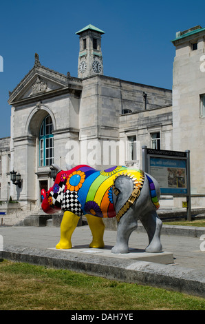 La faune Marwell apporte Go ! Les rhinocéros, une masse de classe mondiale, l'événement d'art public dans les rues et parcs de Southampton. Banque D'Images