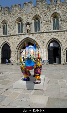 La faune Marwell apporte Go ! Les rhinocéros, une masse de classe mondiale, l'événement d'art public dans les rues et parcs de Southampton. Banque D'Images