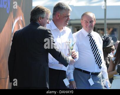 Newmarket, Suffolk, UK. Le 13 juillet, 2013. La force létale (no. 4, à l'extrême gauche)), monté par Adam Kirby et formés par Clive Cox, remporte la Coupe du 1er juillet groupe pendant trois ans et au-dessus le 13 juillet 2013 à l'Hippodrome de Newmarket à Newmarket, Suffolk, Royaume-Uni. Credit : Bob Mayberger ZUMAPRESS.com/Alamy/Eclipse/Live News Banque D'Images