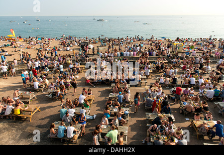 Plage bondée Brighton Grande-bretagne Angleterre UK Banque D'Images