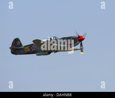 Duxford, UK. Le 13 juillet, 2013. Yak-9UM administré par Paul Boschung Crédit : Niall Ferguson/Alamy Live News Banque D'Images