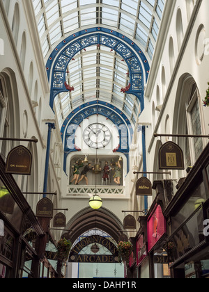 Leeds, UK. Réveil à Thorntons Arcade. Banque D'Images