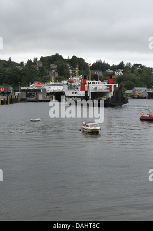 Calmac ferries dans le port d'Oban en Écosse juin 2013 Banque D'Images