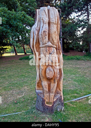 Sculptures sur arbre d'Alexandra Park, au nord de Londres, Angleterre, Royaume-Uni Banque D'Images