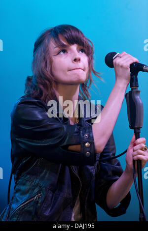 Lauren Mayberry écossais de l'électro pop band de Glasgow, Airbourne sur le stade, les transmissions à T in the Park 2013 Banque D'Images