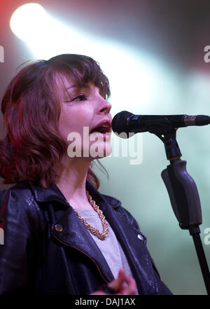 Lauren Mayberry écossais de l'électro pop band de Glasgow, Airbourne sur le stade, les transmissions à T in the Park 2013 Banque D'Images