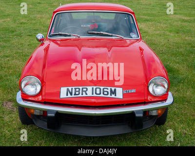 Un rouge 1974 Triumph GT6 voiture de sport britannique à un spectacle du patrimoine agricole Banque D'Images