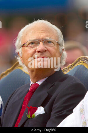 Borgholm, Suède. 14 juillet, 2013. Roi de Suède Carl XVI Gustaf lors des festivités de la princesse Victoria's 36e anniversaire à Borgholm, Suède, 14 juillet 2013. Photo : Albert Nieboer //dpa/Alamy Live News Banque D'Images