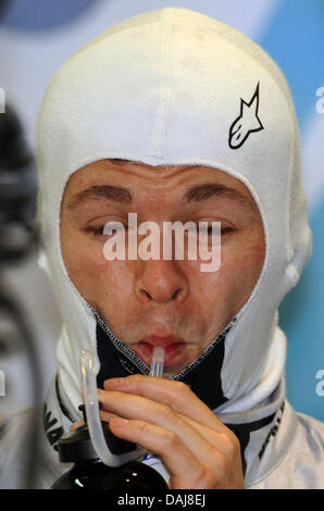 Pilote de Formule 1 Allemand Nico Rosberg de Mercedes GP après la deuxième session d'essais à l'Albert Park circuit street à Melbourne, Australie, 24 mars 2011. La Formule 1 2011 Grand Prix d'Australie a lieu le 27 mars 2011. Photo : Jens Buettner Banque D'Images