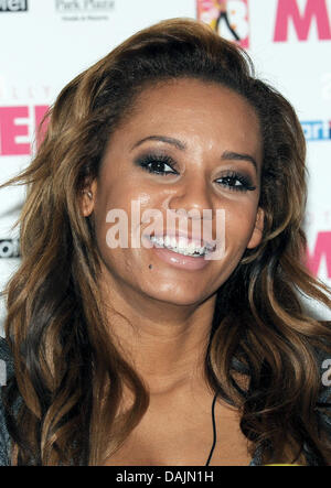 Ex-Spice Girl Mel B présente son nouveau DVD de remise en forme totalement 'Ajuster' à Berlin, Allemagne, 14 mars 2011. Le chanteur britannique est enceinte pour la troisième fois et voit son régime alimentaire. Photo : Jens Kalaene Banque D'Images