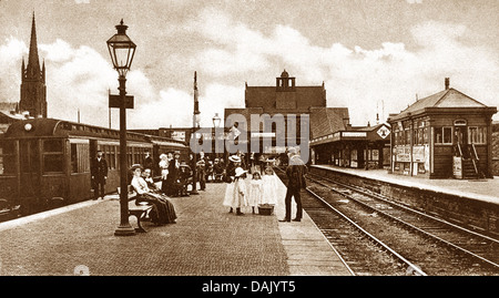 Birkenhead Park au début des années 1900, la gare ferroviaire Banque D'Images