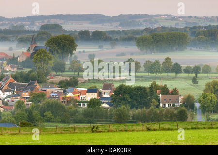 Village le matin , Belgique, Melden Banque D'Images