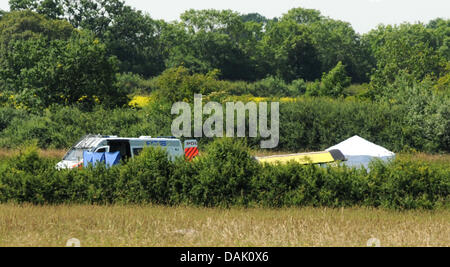 Fenny Drayton, Leicestershire, UK. 15 juillet 2013. Un avion s'est écrasé dans les champs à l'extérieur de Fenny Drayton dans le Leicestershire, Angleterre. Deux occupants de l'avion ont été déclaré mort. Crédit : Jamie Gray/Alamy Live News Banque D'Images
