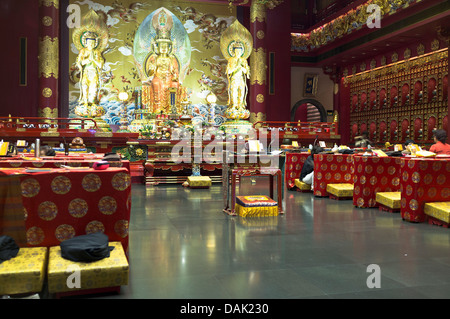 Dh Tooth Relic Temple CHINATOWN SINGAPOUR et temple bouddhiste Bouddha intérieur musée Banque D'Images