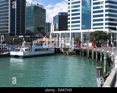 Dh Le port d'Auckland Auckland NEW ZEALAND Fullers cataraman waterfront ferry pier Banque D'Images