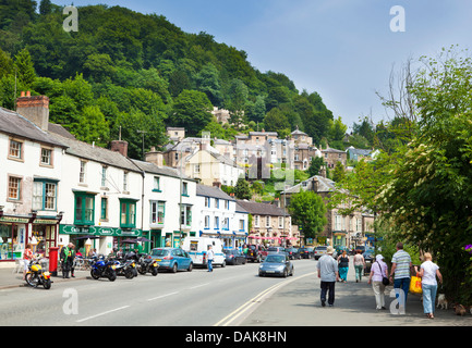 Centre-ville de Matlock Bath avec boutiques et cafés North Parade Derbyshire Angleterre GB Europe Banque D'Images