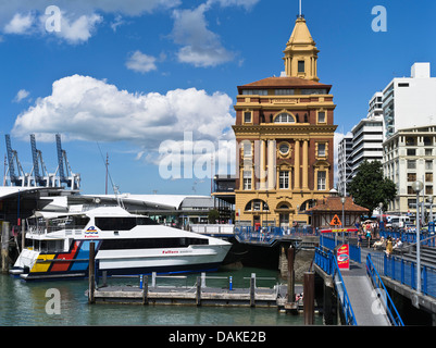 dh Ferry terminal bâtiment AUCKLAND HARBOUR NOUVELLE-ZÉLANDE NZ Ferries Fullers Wanderer Pier front de mer Banque D'Images