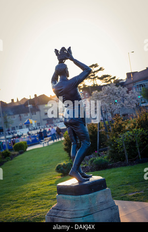 Statue de Hamlet au Shakespeare Memorial par Lord Ronald Gower en bronze, Bancroft Gardens, Stratford-Upon-Avon, Royaume-Uni Banque D'Images