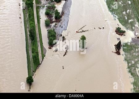 Digue brisée de la rivière Tiroler Achen au sud du lac de Chiemsee en juin 2013, l'Allemagne, la Bavière Banque D'Images