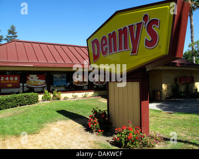 A Denny's Diner on International Drive, Orlando, Central Florida, USA Stock  Photo - Alamy