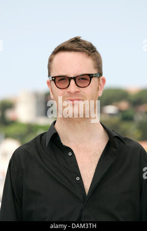 Réalisateur danois Nicolas Winding Refn assiste à la photocall pour le film 'DRIVE' lors de la 64e Festival International du Film de Cannes au Palais des Festivals de Cannes, France, le 20 mai 2011. Photo : Hubert Boesl Banque D'Images