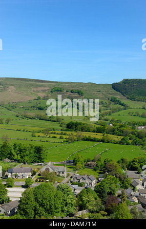 Une vue de la vallée de l'espoir et Castleton Derbyshire peak district england uk Banque D'Images