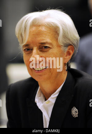 Le ministre des Finances de la France, Christine Lagarde, sourit à la réunion des ministres des Finances à Luxembourg, Luxembourg, le 20 juin 2011. Les ministres des finances de l'UE de discuter de l'aide pour la Grèce. Photo : Rainer Jensen Banque D'Images