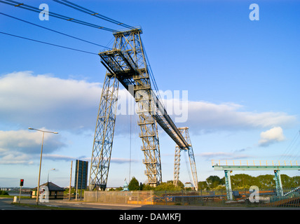 Transporter bridge par Hayes et Arnodin, 1906, au coucher du soleil, Newport, Pays de Galles, la Cas Newydd Banque D'Images