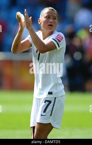 New Zealand's Ali Riley est représenté au cours de l'Japon match du groupe B contre la Nouvelle-Zélande de la Coupe du Monde féminine de la FIFA lors de la Coupe du Monde féminine de la fifa Stadium à Bochum, Allemagne, 27 juin 2011. Foto : Revierfoto Banque D'Images