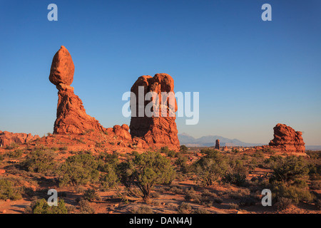 USA, Utah, Moab, Arches National Park, Balanced Rock Banque D'Images