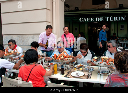 Le déjeuner le café de Turin Nice France Chinois Fruits de mer fruits de mer Crevettes Huîtres française Crevettes Crabe Homard Moules Banque D'Images