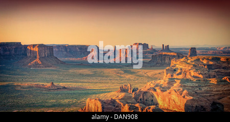 USA, Arizona, vue sur Monument Valley depuis le haut de Hunt's Mesa Banque D'Images