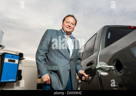 Ancien gouverneur du Montana, Brian Schweitzer est un promoteur de l'Fischer-Troppsch processus qui se liquéfie le charbon en l'essence. Banque D'Images