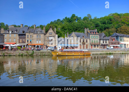 Vieux port de Dinan, Bretagne, France Banque D'Images