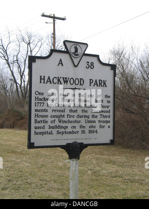 HACKWOOD PARK un mille à l'Est est le site de la Maison de Hackwood, construit en 1777 par le général John Smith. Documents révèlent que la maison a pris feu au cours de Hackwood la troisième bataille de Winchester. Les troupes de l'Union européenne utilisée bâtiments sur le site de l'hôpital, le 19 septembre 1864. Ministère de la conservation et des Ressources historiques 1988 Banque D'Images