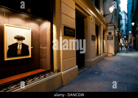 Sala Parés art gallery shop-window. Carrer Petritxol , Ghotic trimestre. Barcelone. L'Espagne. Banque D'Images