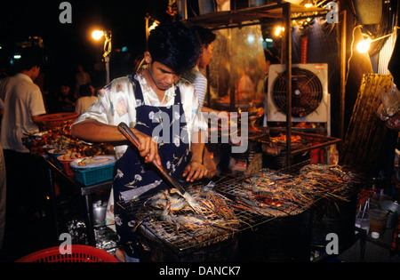 Cuisine du restaurant de la rue dans le quartier chinois de Bangkok Thaïlande ... Banque D'Images