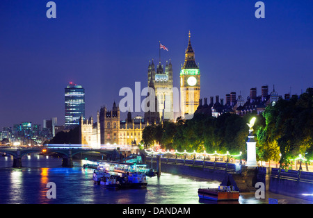 Chambres du Parlement et Bigben nuit London UK Banque D'Images