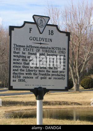 GOLDVEIN Thomas Jefferson a indiqué dans les NOTES SUR L'ÉTAT DE VIRGINIE (1782) qu'il a trouvé de l'or rock roulement pesant environ quatre livres près de ce site. Parmi les 19 mines d'or qui sont en exploitation depuis lors dans la région, le Franklin et la liberté étaient les plus productifs produisant 6259 onces d'or aussi récemment qu'en 1936. Érigée par les citoyens de Fauquier Comté, 1982 Banque D'Images