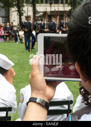 Célébration de la 238e anniversaire de l'armée dans la région de Bryant Park, NYC Banque D'Images