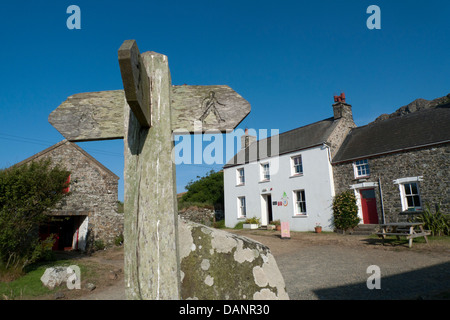 Panneau indiquant la voie à St David's Head à Whitesands St. Davids AUBERGE DE JEUNESSE YHA, Pembrokeshire Wales UK KATHY DEWITT Banque D'Images